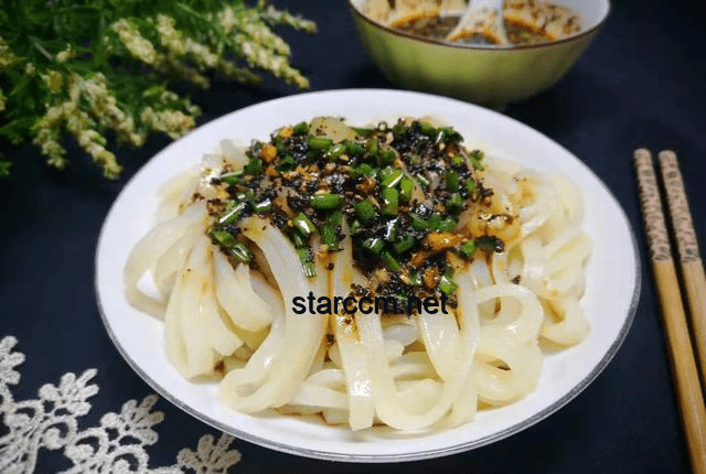今天吃的凉皮：不同制作方法的口感与营养对比